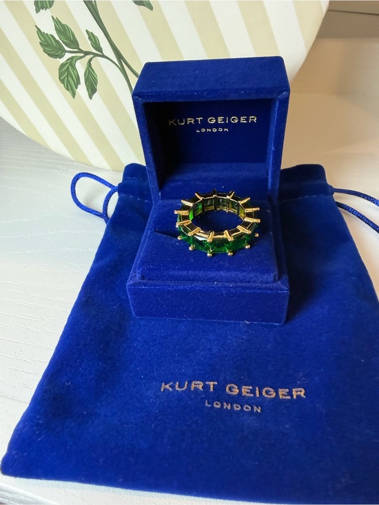 Kurt Geiger Jewelry - Kurt Geiger London Square Stone Band Ring Green Gold Size 9 NWT